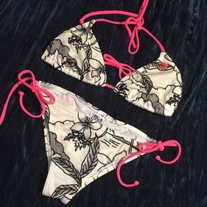 Tropics Floral BillaBONG Bathing Suit